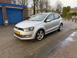 Grijs Gebruikt 2011 VW Polo Highline Hatchback | € 3.700 (Goede deal)