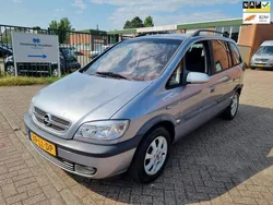 Grijs, metallic lak Gebruikt 2003 Opel Zafira MPV | € 999 (Goede deal)