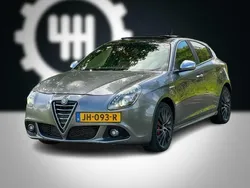 Grijs Gebruikt 2014 Alfa Romeo Giulietta Exclusive Hatchback | € 7.990