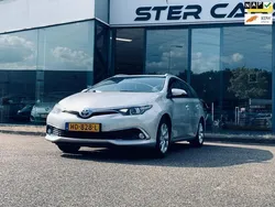 Grijs, metallic lak Gebruikt 2015 Toyota Auris Touring Sports Executive Stationwagen | € 13.900 (Eerlijke prijs)