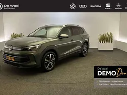 Groen, metallic lak Gebruikt 2024 VW Tiguan Edition SUV | € 52.400 (Eerlijke prijs)