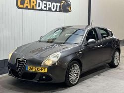Grijs Gebruikt 2010 Alfa Romeo Giulietta Distinctive Hatchback | € 4.299 (Goede deal)