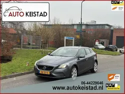 Grijs, metallic lak Gebruikt 2013 Volvo V40 Summum Stationwagen | € 7.950 (Eerlijke prijs)