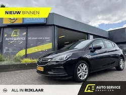 Zwart Gebruikt 2017 Opel Astra Edition Hatchback | € 8.350 (Duur)