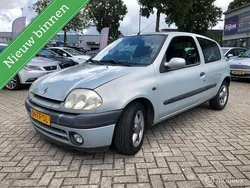 Grijs Gebruikt 2000 Renault Clio II Hatchback | € 690 (Goede deal)