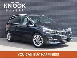 Zwart Gebruikt 2022 BMW 218 Executive Stationwagen | € 23.950 (Eerlijke prijs)