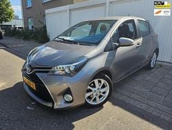 Bruin Gebruikt 2016 Toyota Yaris Hatchback | € 10.499 (Goede deal)