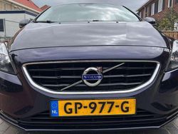 Blauw Gebruikt 2015 Volvo V40 Momentum Stationwagen | € 14.300 (Iets duurder)