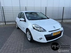 Wit Gebruikt 2011 Renault Clio II Collection Hatchback | € 2.495 (Eerlijke prijs)