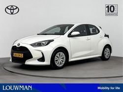 Wit Gebruikt 2022 Toyota Yaris Hybrid Comfort Hatchback | € 20.945 (Eerlijke prijs)