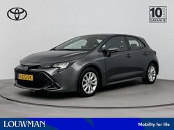 Grijs Gebruikt 2023 Toyota Corolla Hybrid Active Hatchback | € 25.445 (Eerlijke prijs)