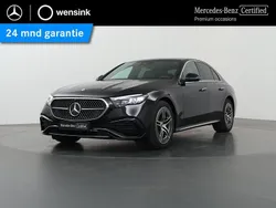 Zwart, metallic lak Gebruikt 2023 Mercedes E300 AMG line Sedan | € 59.850 (Eerlijke prijs)
