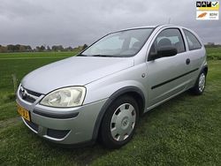 Grijs (metallic) Gebruikt 2004 Opel Corsa Hatchback | € 1.499 (Eerlijke prijs)
