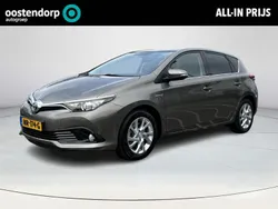 Grijs Gebruikt 2017 Toyota Auris Hybrid Trend Hatchback | € 15.945 (Eerlijke prijs)