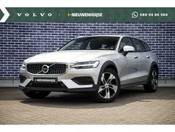 Grijs Gebruikt 2018 Volvo V60 CC Pro Stationwagen | € 39.894 (Duur)