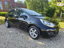 Zwart Gebruikt 2014 Kia Rio 2 Hatchback | € 4.999 (Goede deal)