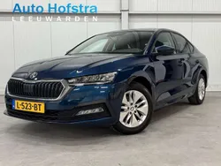 Blauw, metallic lak Gebruikt 2021 Skoda Octavia Business Line Hatchback | € 15.995 (Eerlijke prijs)