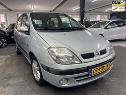 Grijs Gebruikt 2001 Renault Scénic MPV | € 999 (Eerlijke prijs)