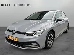 Grijs Gebruikt 2022 VW Golf VIII Life Hatchback | € 24.790 (Eerlijke prijs)