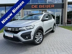 Grijs Gebruikt 2023 Dacia Sandero Expression Hatchback | € 19.950 (Eerlijke prijs)