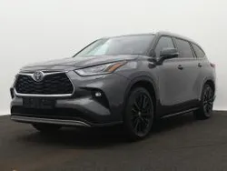 Grijs metallic Gebruikt 2024 Toyota Highlander Premium SUV | € 74.900 (Eerlijke prijs)