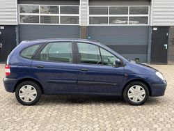Blauw Gebruikt 2003 Renault Scénic MPV | € 999 (Eerlijke prijs)