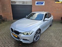 Grijs Gebruikt 2018 BMW 318 Executive Sedan | € 17.950 (Eerlijke prijs)