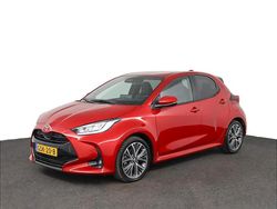 Rood Gebruikt 2024 Toyota Yaris Hybrid Executive Hatchback | € 28.450 (Eerlijke prijs)