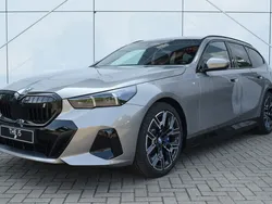 Grijs, metallic lak Nieuw 2024 BMW i5 Executive Sedan | € 89.823 (Iets duurder)