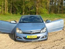 Blauw Gebruikt 2006 Opel Astra Cabriolet Cosmo Cabriolet | € 4.999 (Eerlijke prijs)