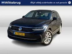 Zwart, metallic lak Gebruikt 2021 VW Tiguan Life SUV | € 25.950 (Eerlijke prijs)
