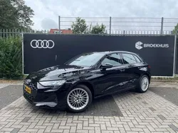 Zwart Gebruikt 2025 Audi A3 Sportback Proline Hatchback | € 34.850 (Eerlijke prijs)