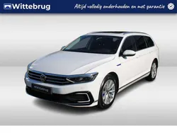 Wit Gebruikt 2020 VW Passat GTE Stationwagen | € 27.450 (Eerlijke prijs)