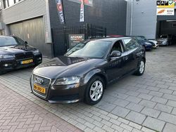 Grijs, metallic lak Gebruikt 2009 Audi A3 Sportback Attraction Hatchback | € 3.999 (Eerlijke prijs)