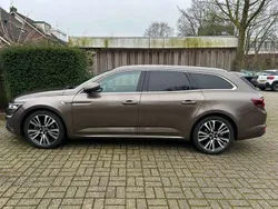 Bruin Gebruikt 2016 Renault Talisman Initiale Paris Stationwagen | € 19.900 (Eerlijke prijs)