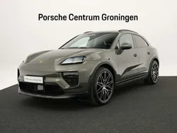 Groen, metallic lak Nieuw 2025 Porsche Macan SUV | € 104.900 (Super prijs)