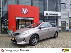 Grijs Gebruikt 2015 Toyota Auris Touring Sports Stationwagen | € 15.945 (Eerlijke prijs)