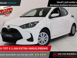 Wit Gebruikt 2022 Toyota Yaris Hybrid Active Hatchback | € 19.445 (Eerlijke prijs)