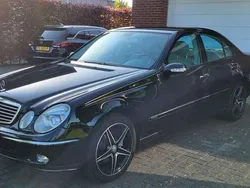 Zwart Gebruikt 2004 Mercedes E240 Avantgarde Sedan | € 5.000 (Eerlijke prijs)