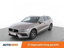 Grijs (metallic) Gebruikt 2020 Volvo V60 Momentum Stationwagen | € 25.749 (Super prijs)