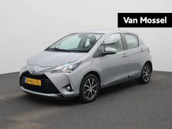 Grijs Gebruikt 2021 Toyota Yaris Hybrid Plus Hatchback | € 14.900 (Super prijs)