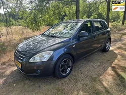 Grijs Gebruikt 2007 Kia Ceed 2 Hatchback | € 2.650 (Eerlijke prijs)
