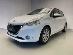 Wit Gebruikt 2013 Peugeot 208 Hatchback | € 8.500 (Duur)