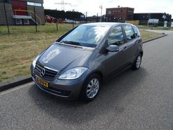 Grijs, metallic lak Gebruikt 2012 Mercedes A160 Avantgarde MPV | € 4.895