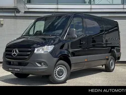 Zwart Nieuw 2025 Mercedes Sprinter Van | € 70.445
