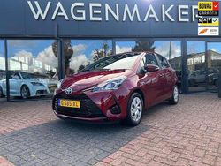 Rood Gebruikt 2019 Toyota Yaris Hybrid Active Hatchback | € 16.450 (Goede deal)