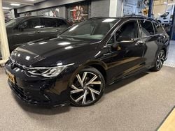 Zwart Gebruikt 2022 VW Golf VIII Business+ Stationwagen | € 24.950 (Eerlijke prijs)