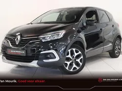Zwart, metallic lak Gebruikt 2018 Renault Captur Intens SUV | € 11.700 (Eerlijke prijs)
