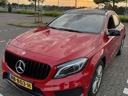 Rood Gebruikt 2015 Mercedes GLA180 AMG SUV | € 15.250 (Goede deal)