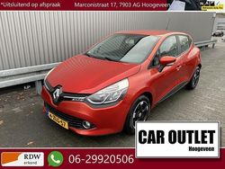 Rood (metallic) Gebruikt 2014 Renault Clio IV Authentique Hatchback | € 4.450 (Goede deal)
